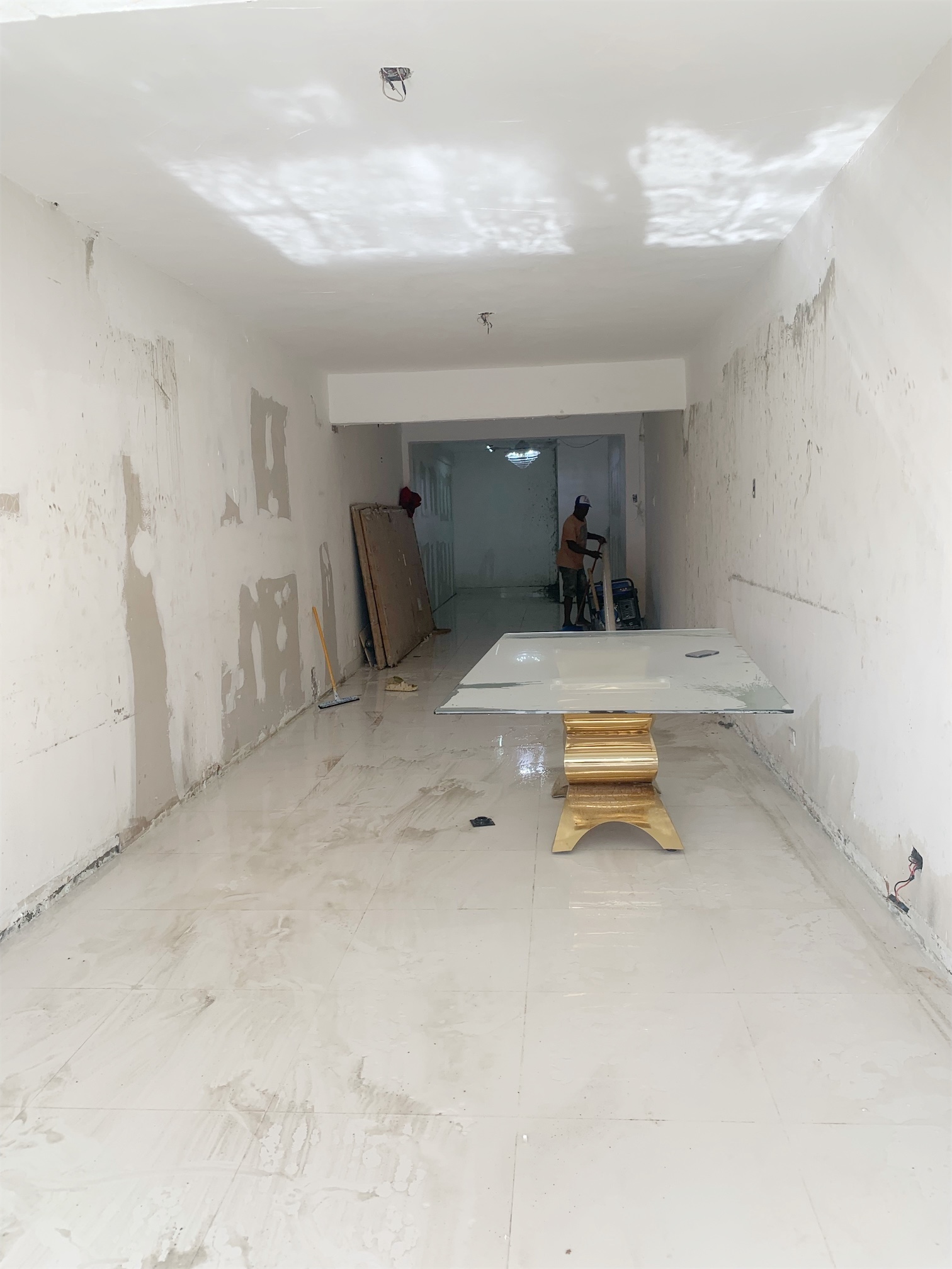 oficinas y locales comerciales - Locales en primer nivel  4