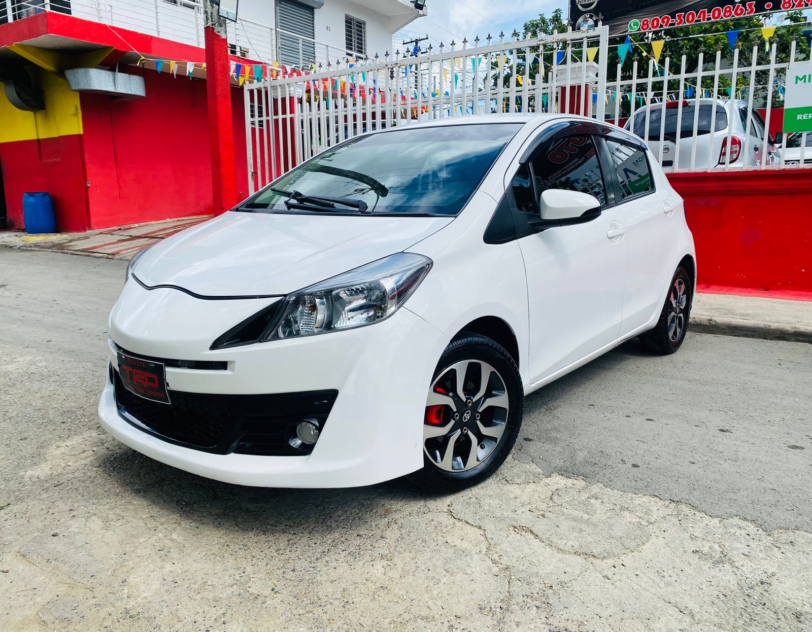 carros - Toyota Vitz 2015 1