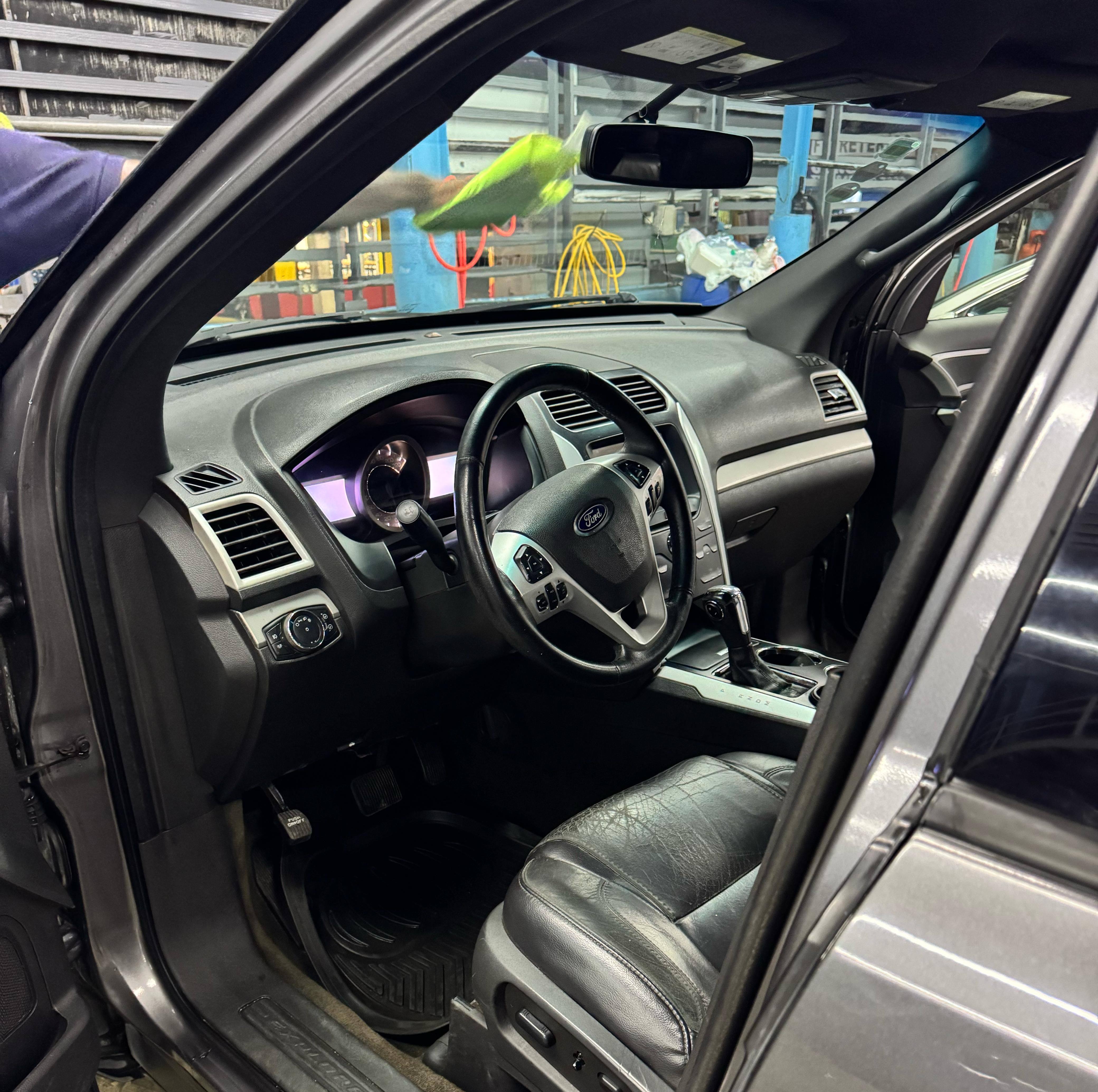 jeepetas y camionetas - vendo fird exploree gris, leder 2013 en $664 0
