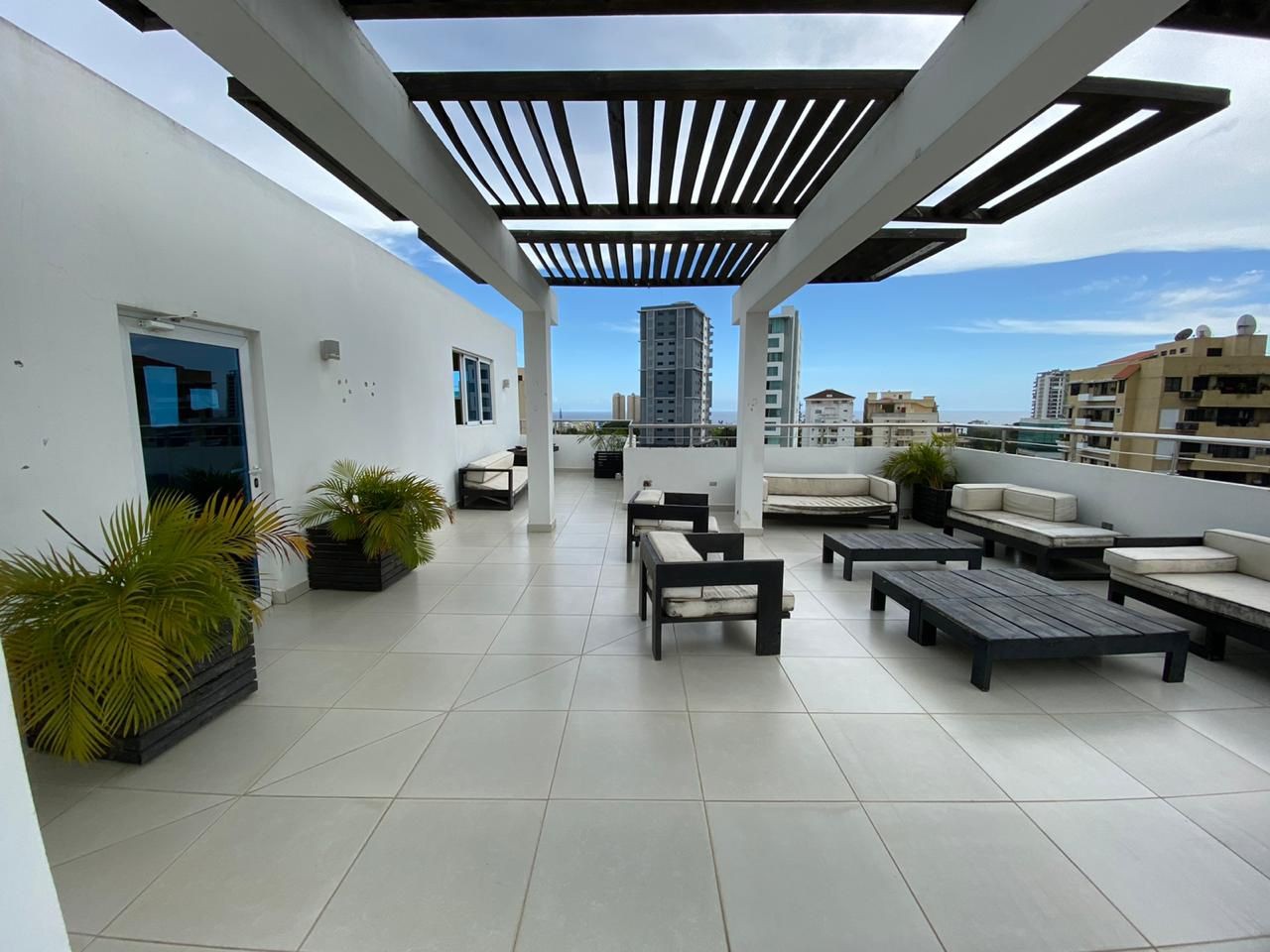 apartamentos - Apartamento en Venta
LA ESPERILLA
USD 165,000.00
Mantenimiento: RD$6,950.00

 9