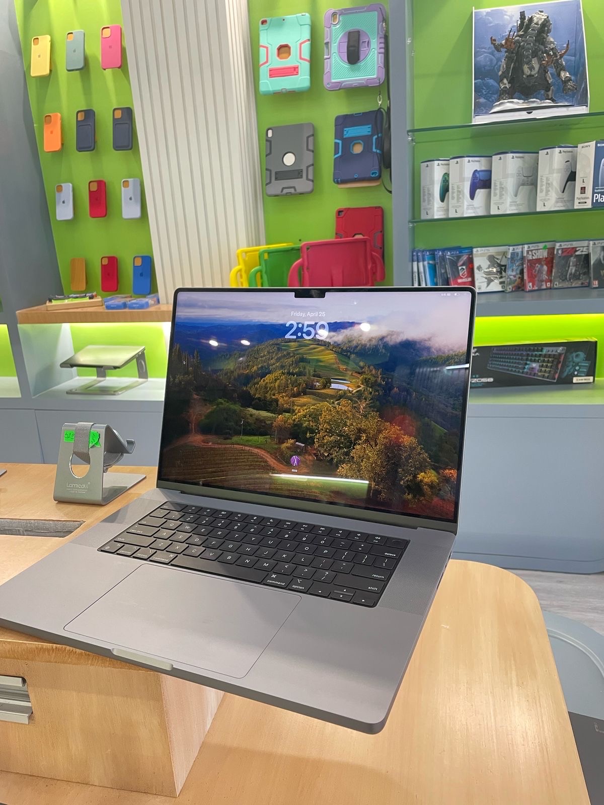 computadoras y laptops - MacBook M1 MAX 64GB RAN 2TBSSD/ SUELTA/ 2