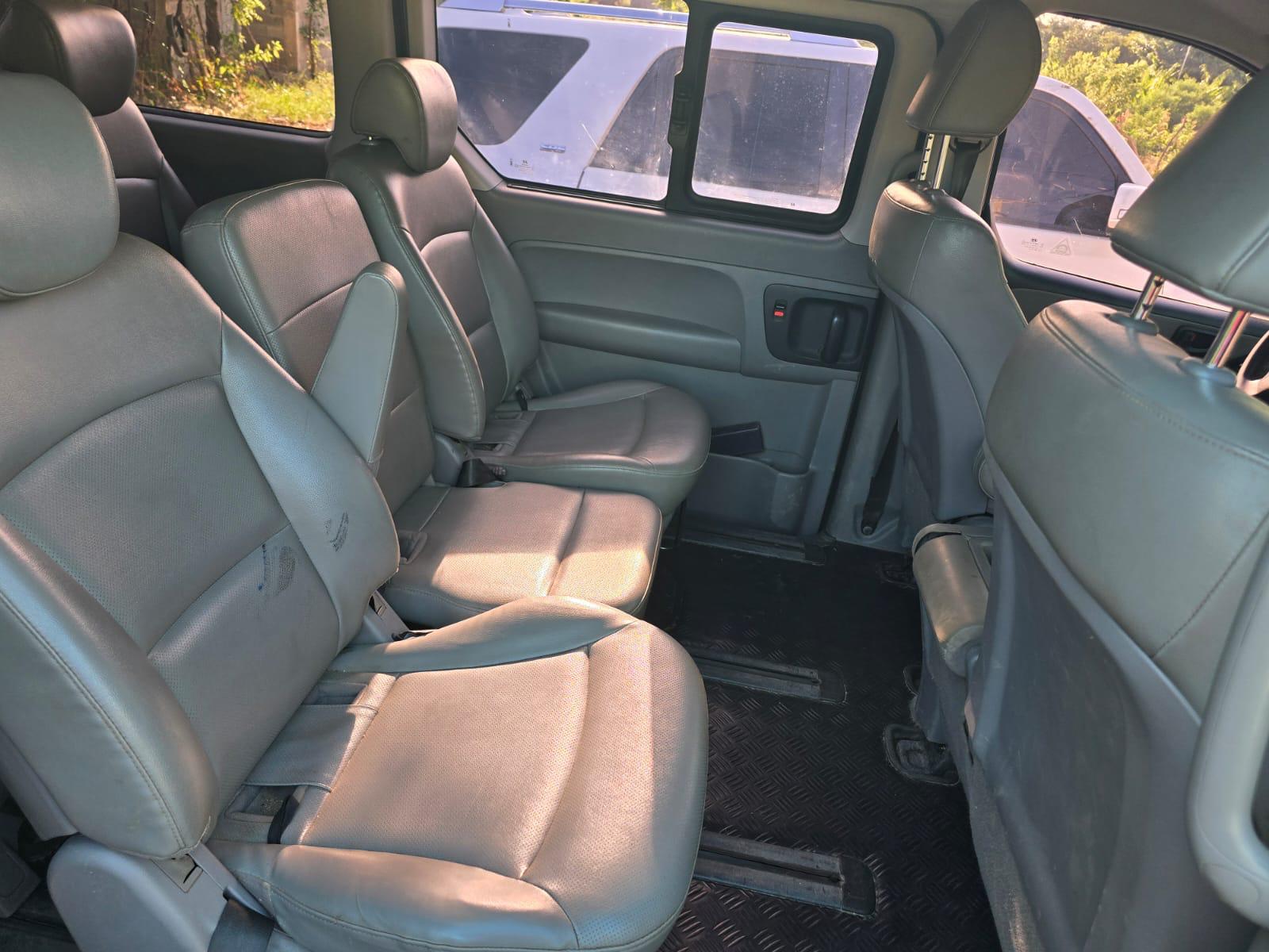 jeepetas y camionetas - HIUNDAY STAREX 7