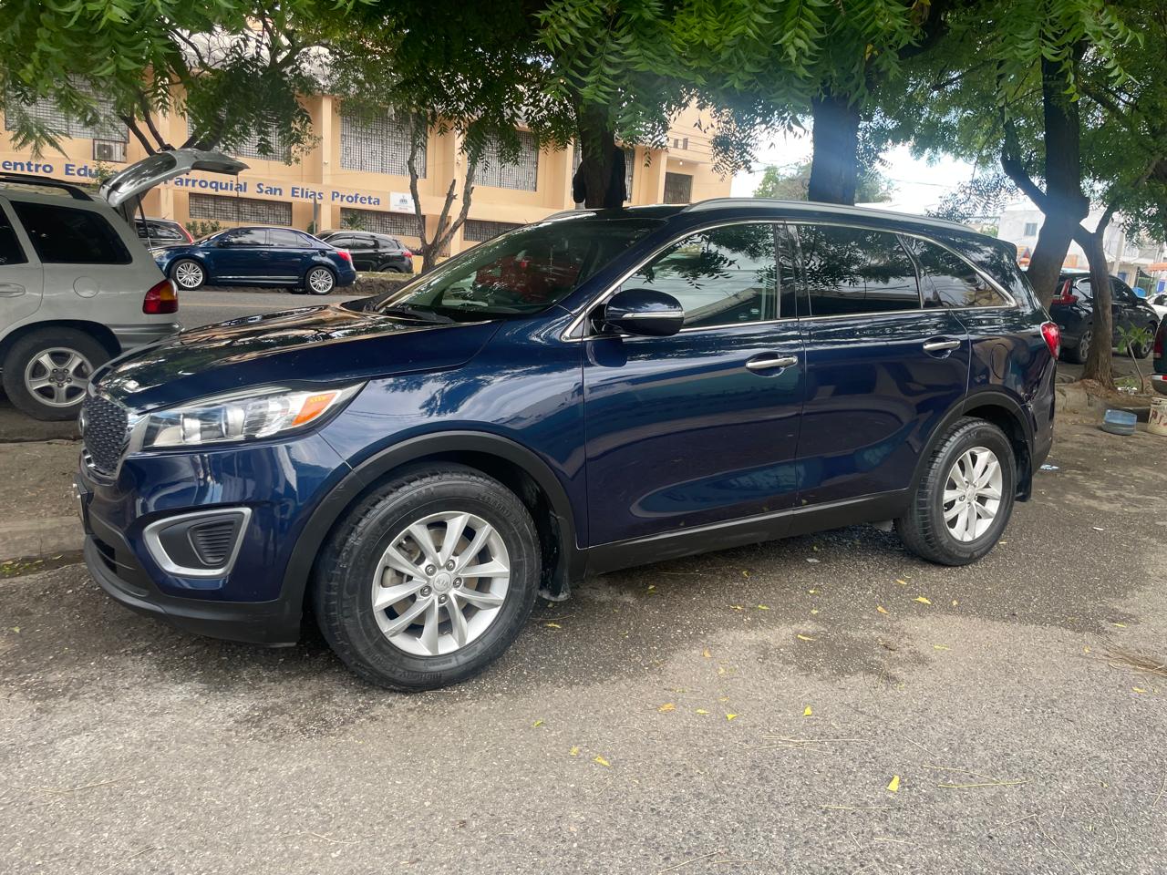 jeepetas y camionetas - Kia Sorento 2016 unica dueña en RD 2