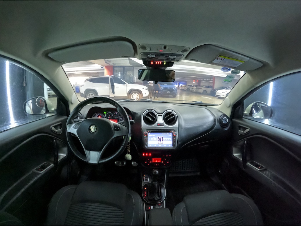 carros - Alfa Romeo Mito Quadrifoglio  Sportiva 4