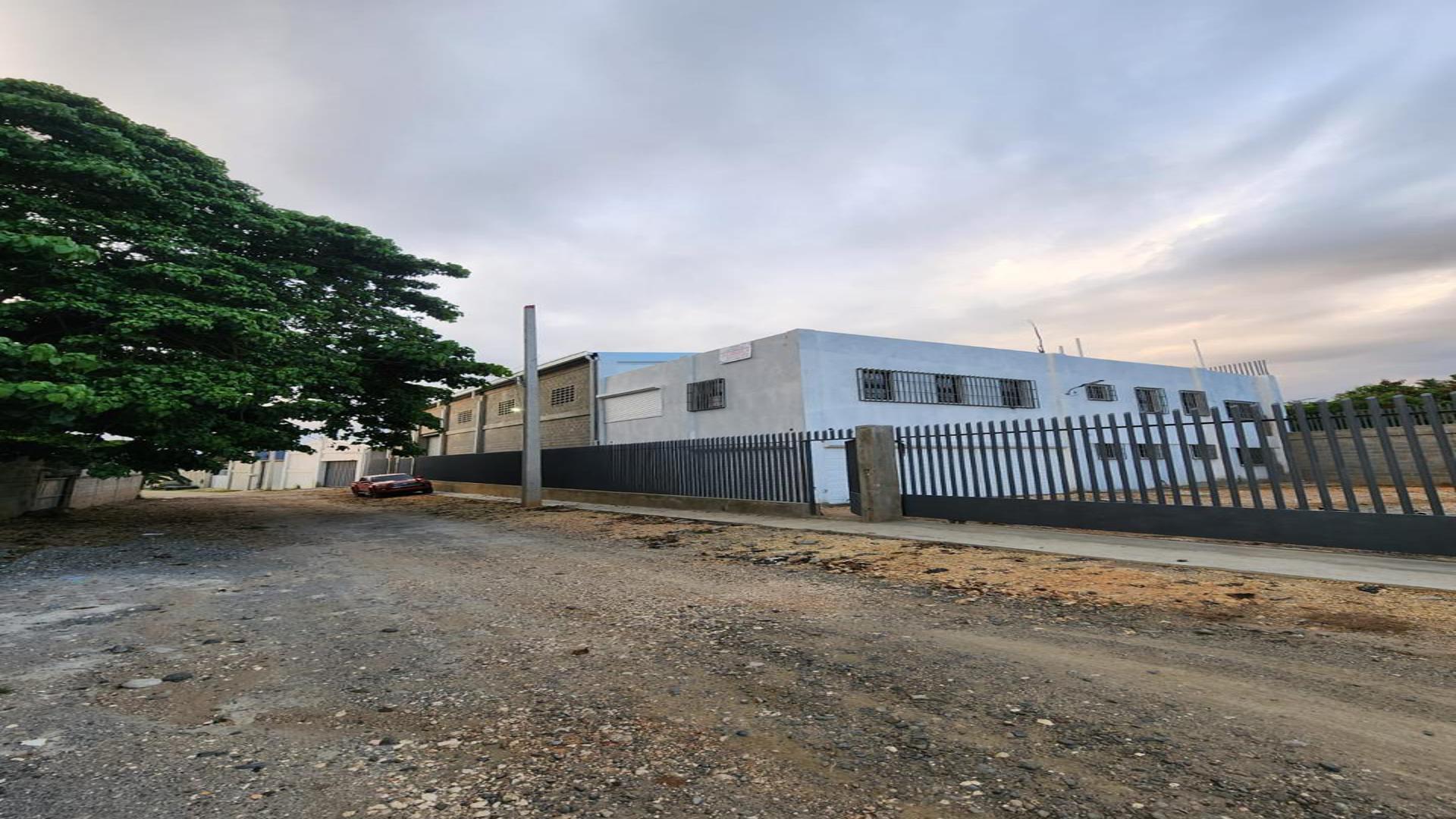 otros inmuebles - Alquilo Nave en Engombe 1225 mts2 de construccion 0