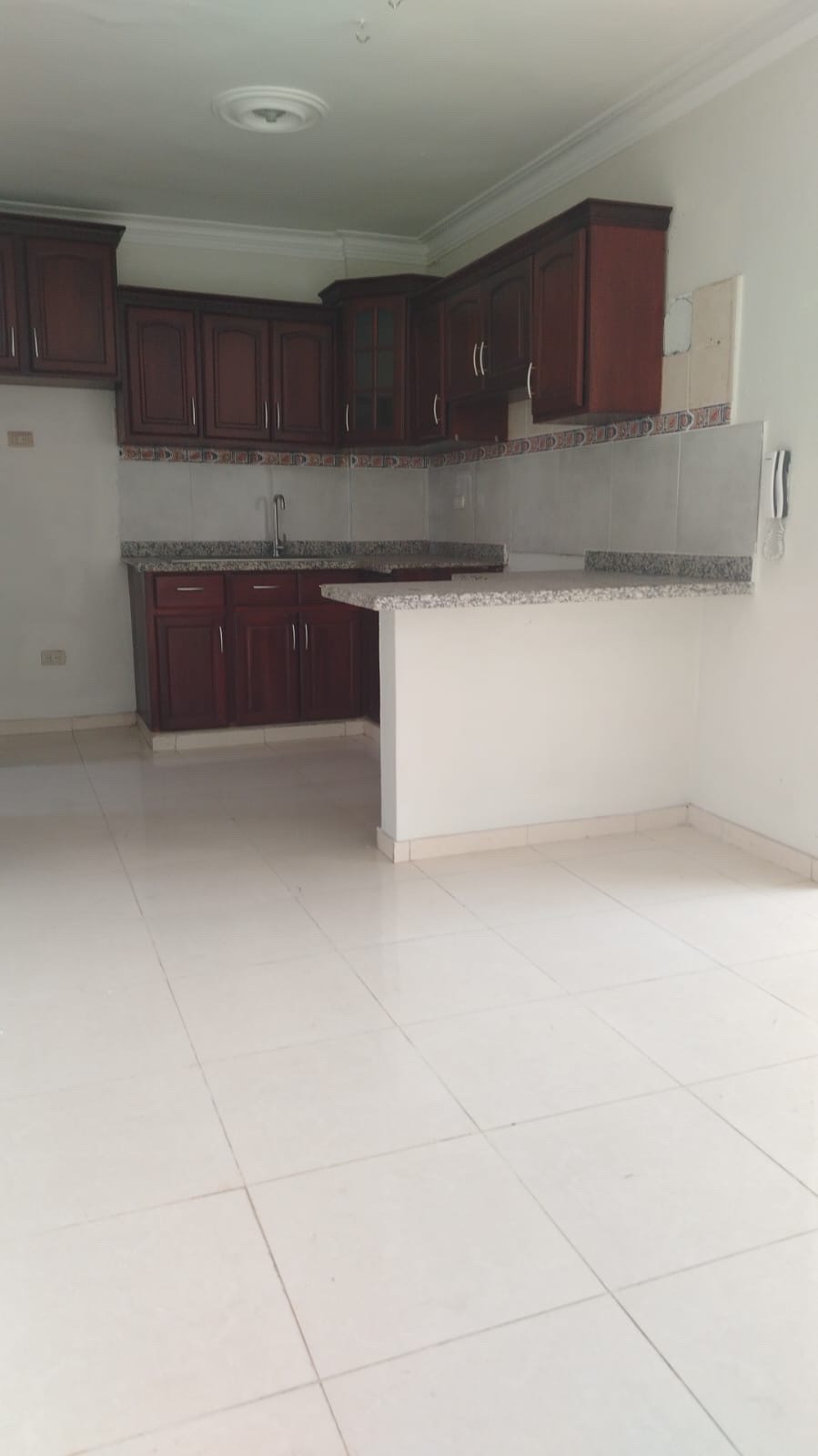 apartamentos - venta de apartamentos grande 3er piso con 2 parqueos Alma rosa 1 Santo Domingo  2