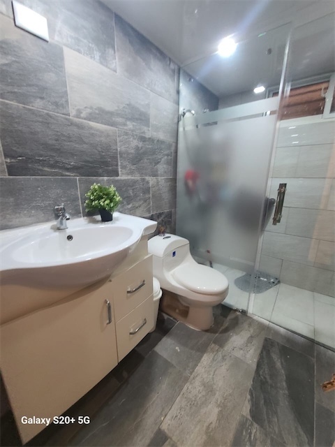 apartamentos - Segundo nivel de venta en Los Jardines metropolitanos 5