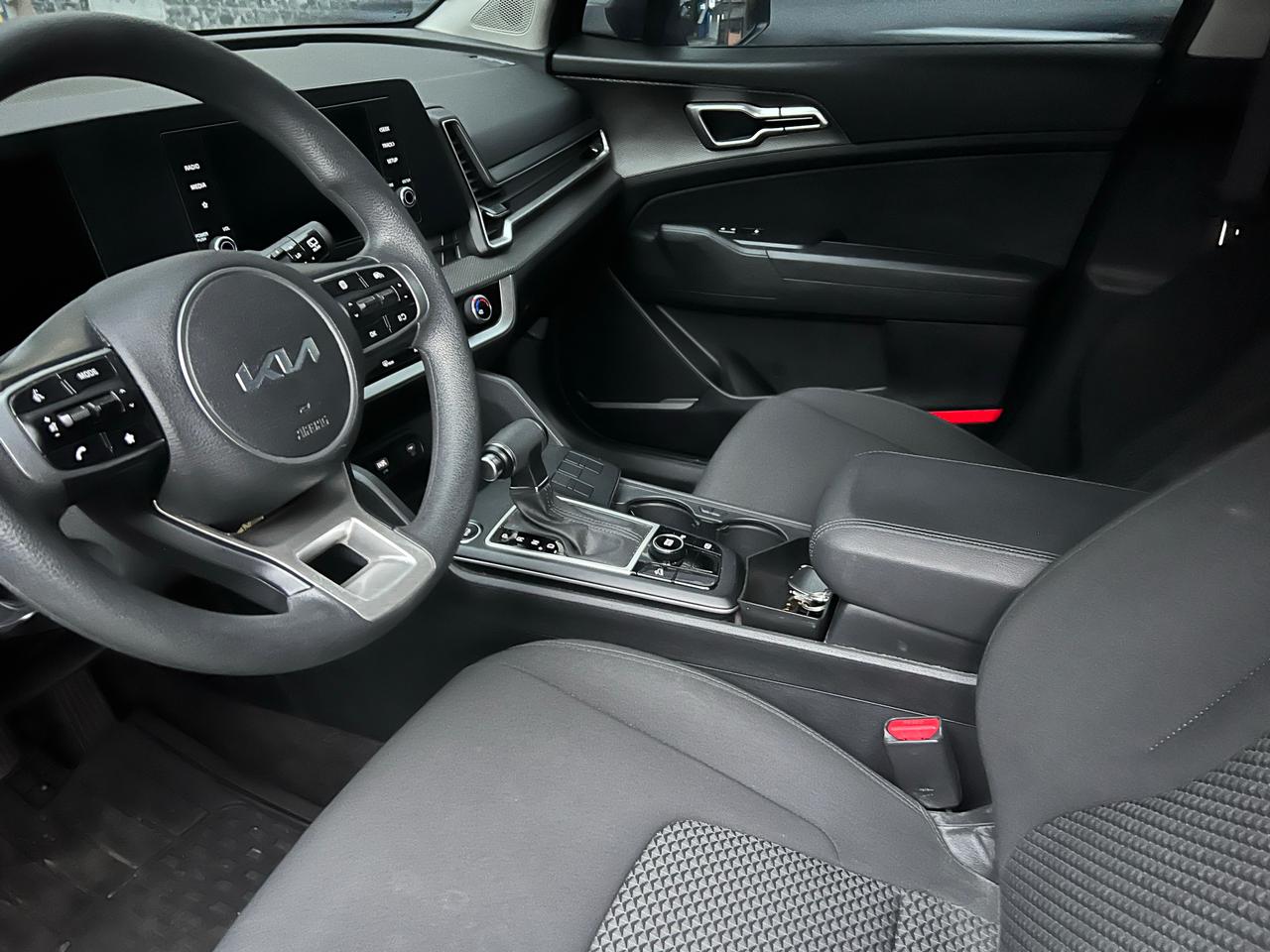 jeepetas y camionetas - Kia Sportage 2023 Gris Mate, como nueva 5
