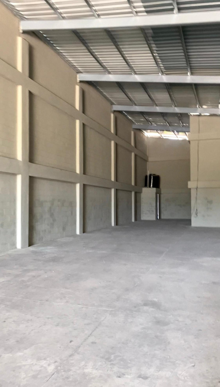 oficinas y locales comerciales - alquiler de nave comercial en brisa del este 7