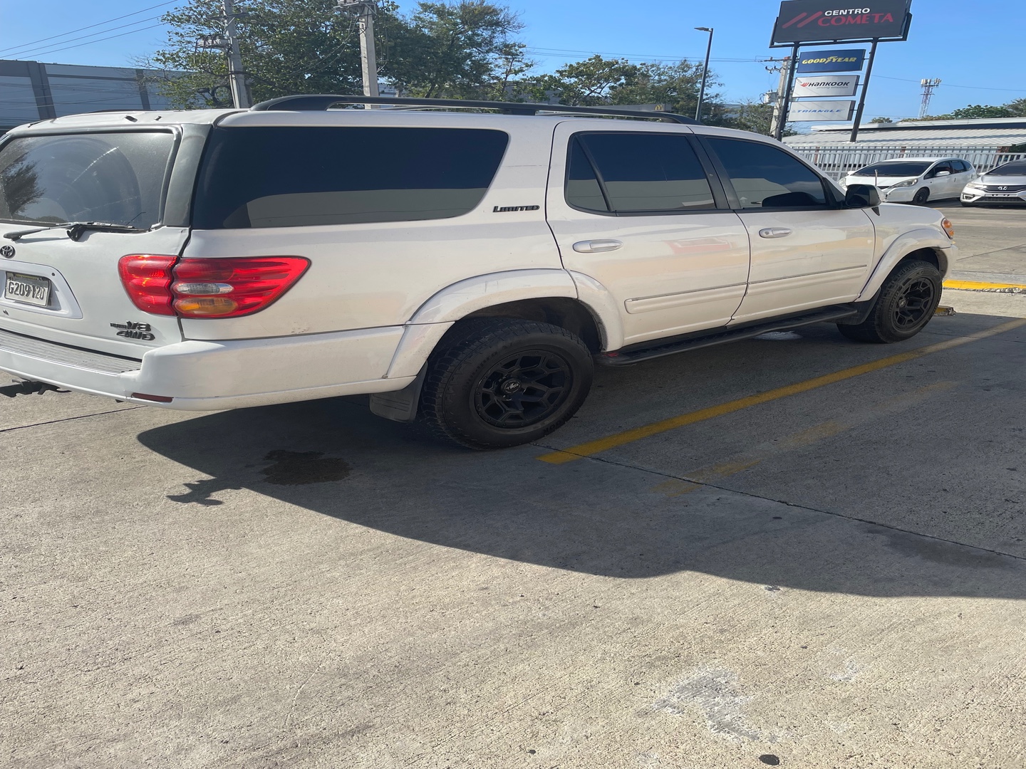 jeepetas y camionetas - Toyota sequoia 20014x4 6
