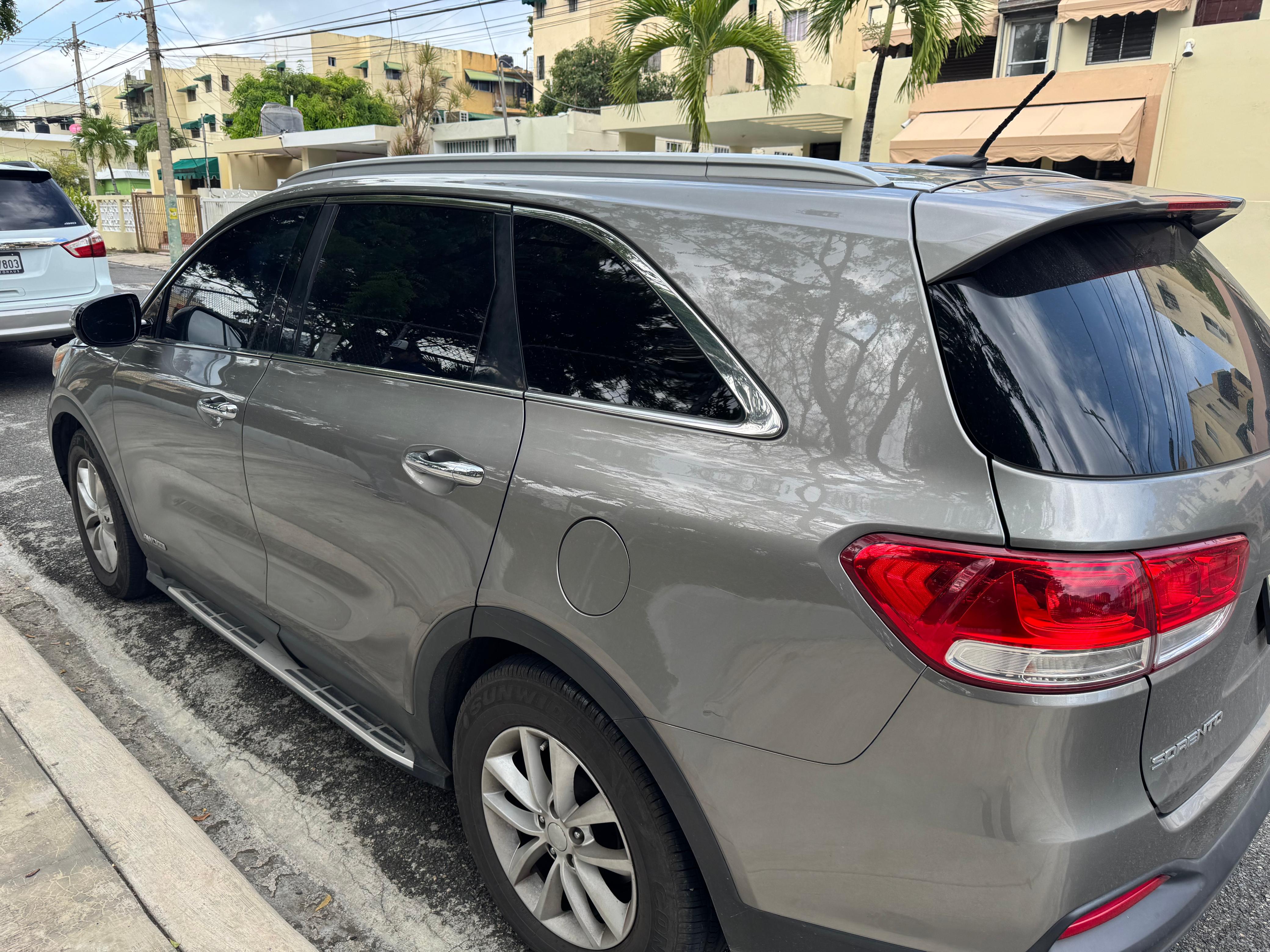 jeepetas y camionetas - Kia Sorento LX V6 AWD 2018 4