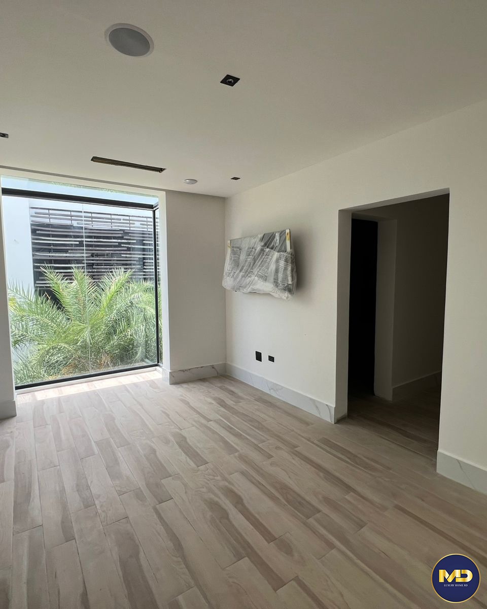 casas vacacionales y villas - Se Vende Villa, con Terraza, piscina y Jacuzzi ubicado en La Romana 8
