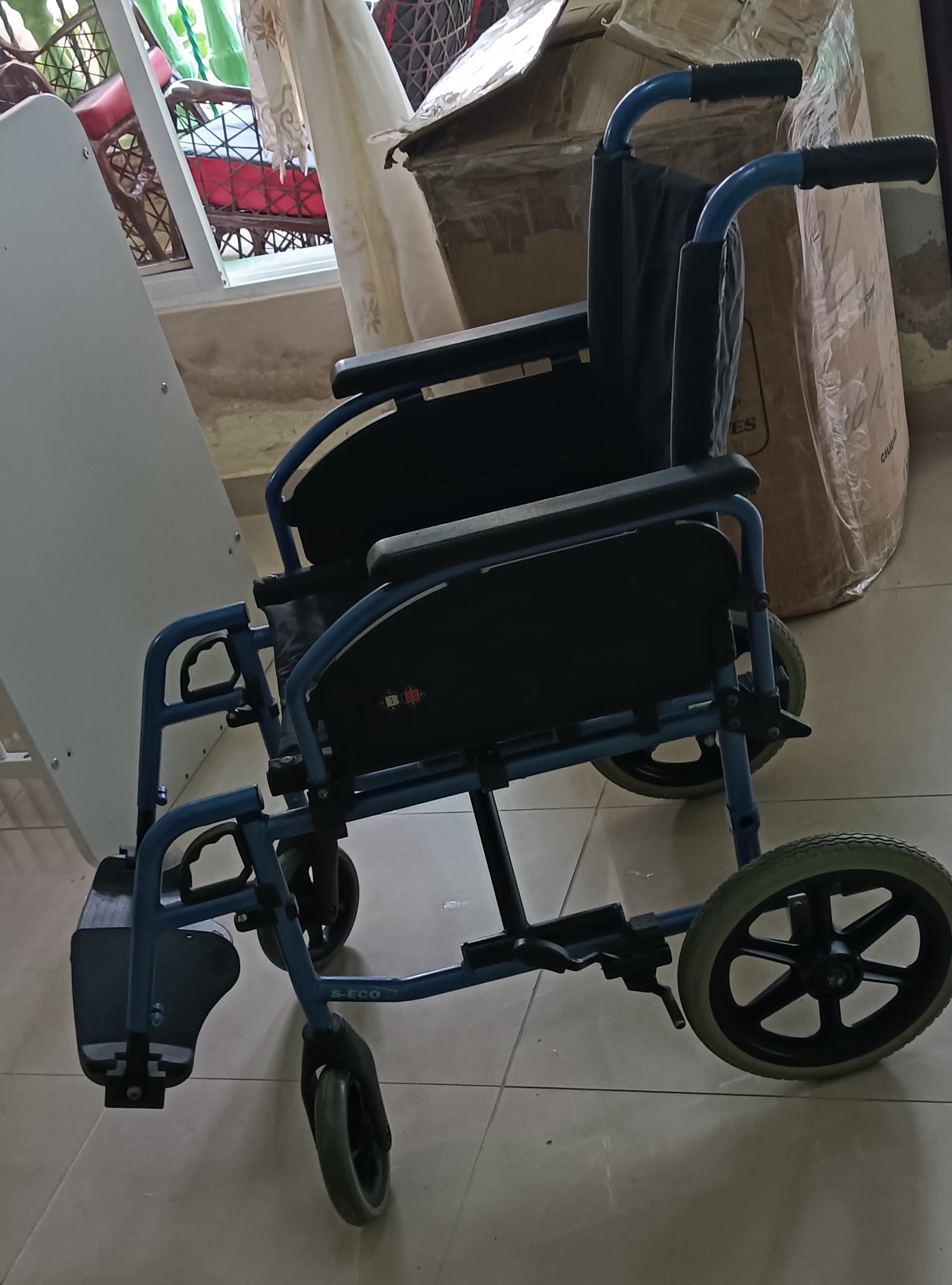 Salud y Equipamiento Médico - Silla de ruedas  0