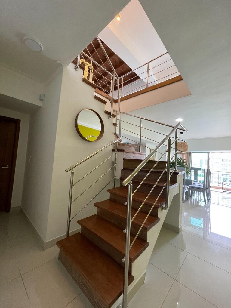 apartamentos - Oportunidad venta de Hermoso Pent-house en Evaristo Morales de Tres habitaciones 4