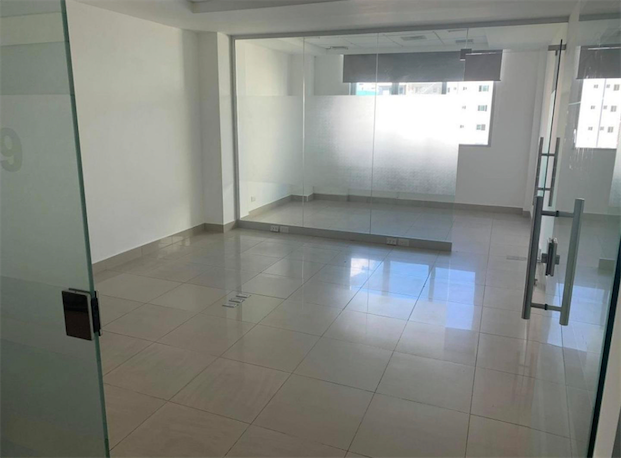 oficinas y locales comerciales - Oficina en torre corporativa zona exclusiva 6