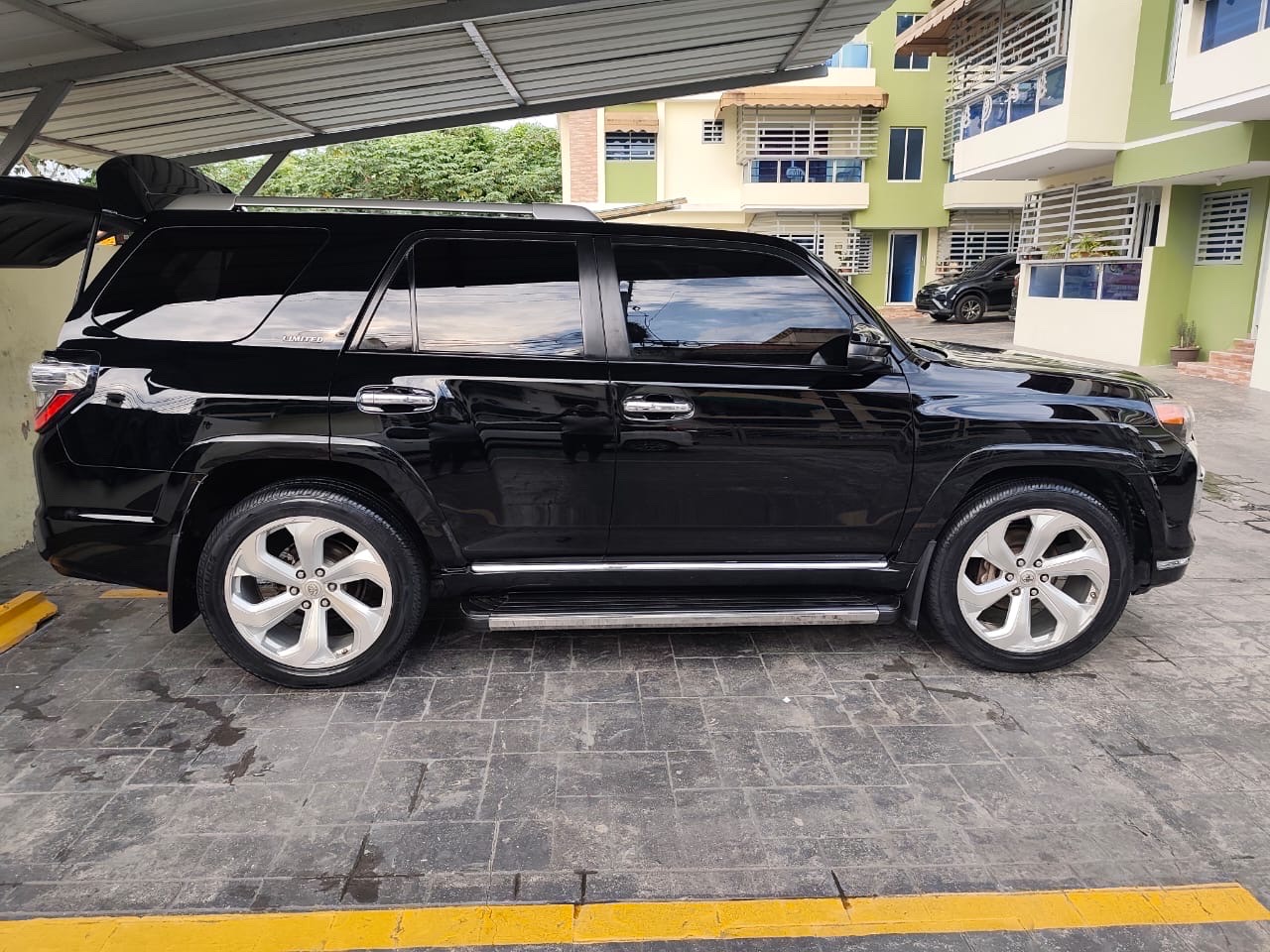 jeepetas y camionetas - Toyota runner sr5 2014 2