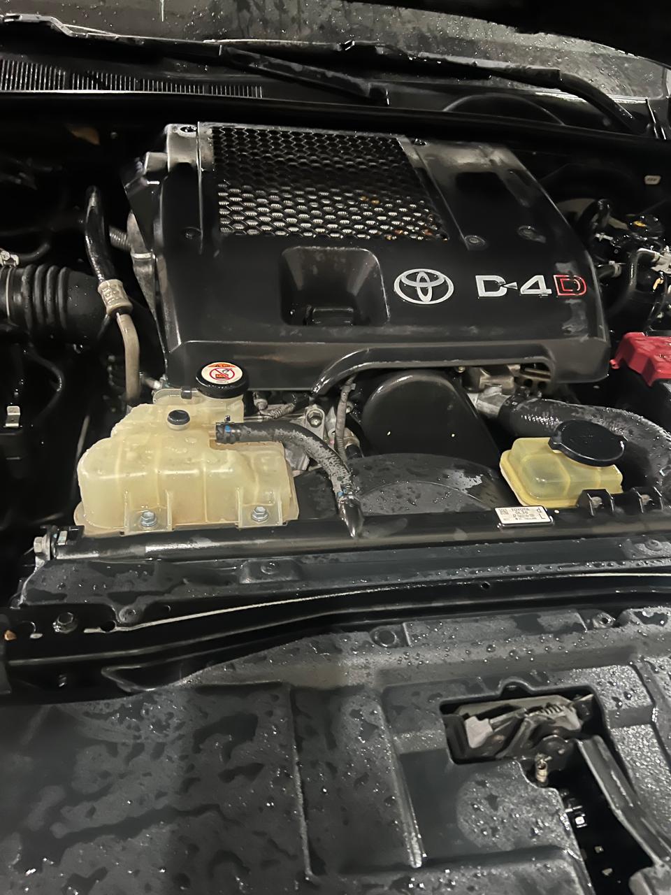jeepetas y camionetas -  Camioneta Toyota Hilux 2017 como Nueva 3
