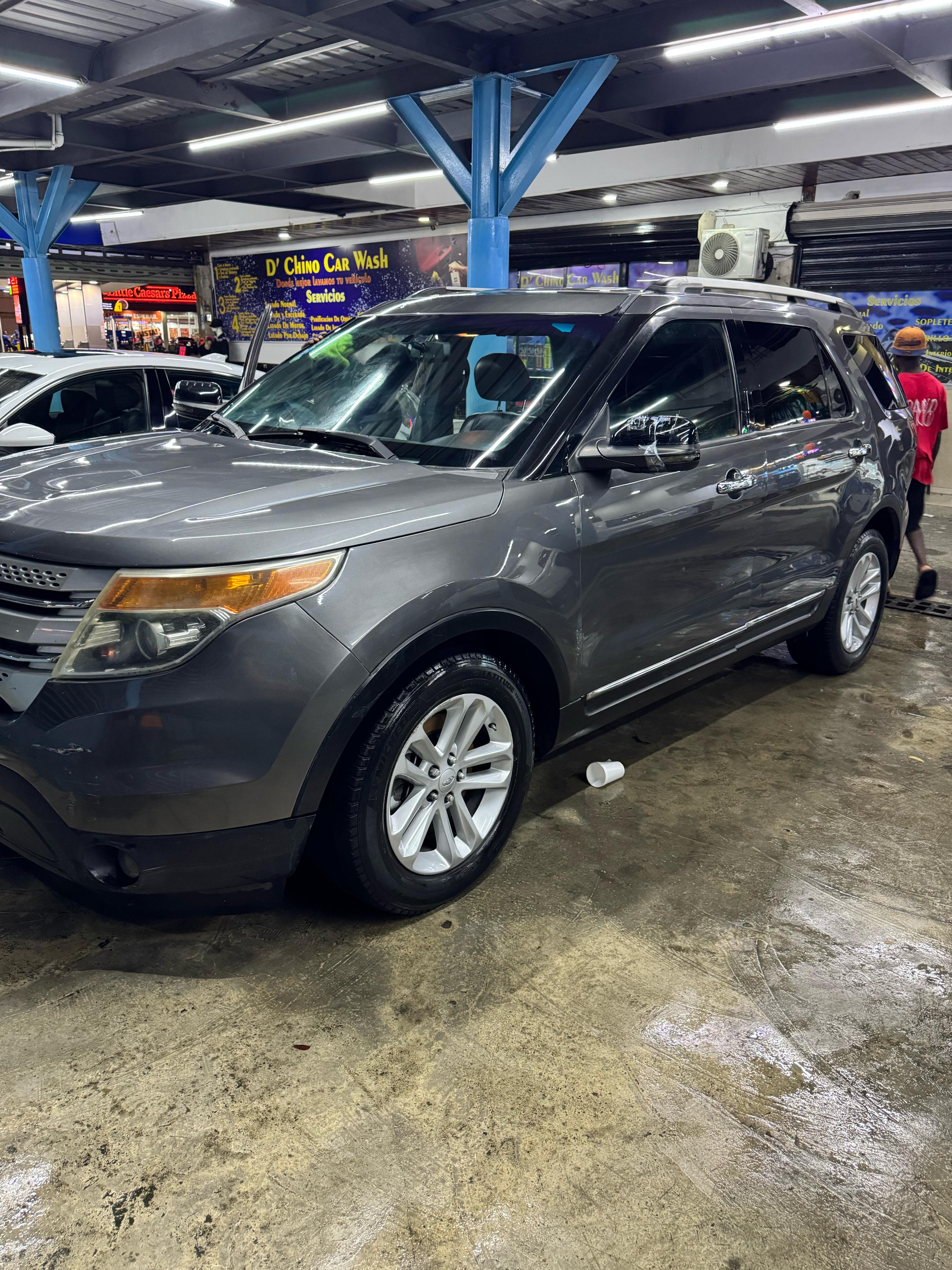 jeepetas y camionetas - vendo fird exploree gris, leder 2013 en $664 1
