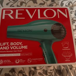 salud y belleza - Secador Revlon nuevo en su caja, incluye disfusor.