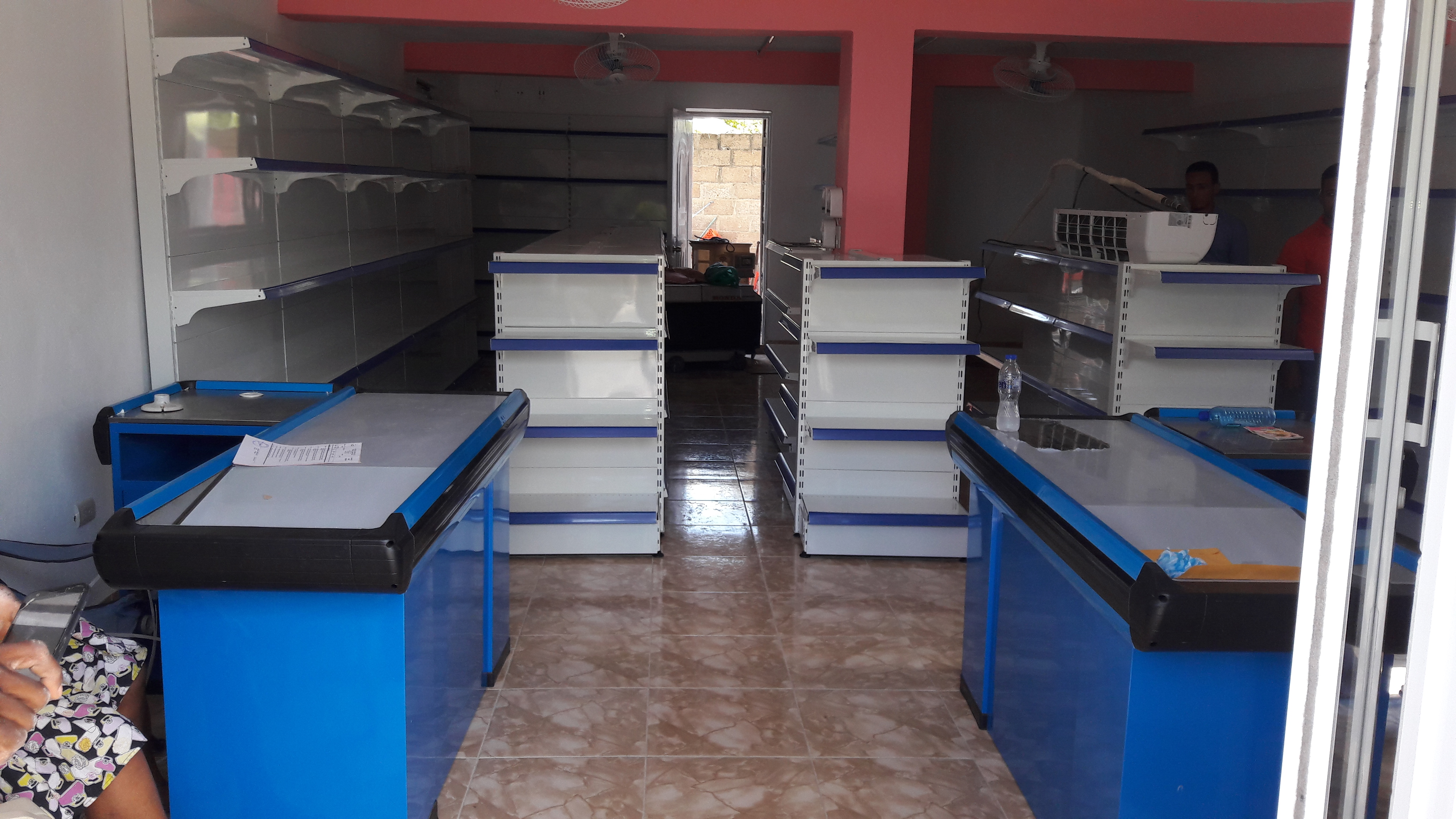 equipos profesionales - Góndolas y Estanterías para exhibición de mercancías  4