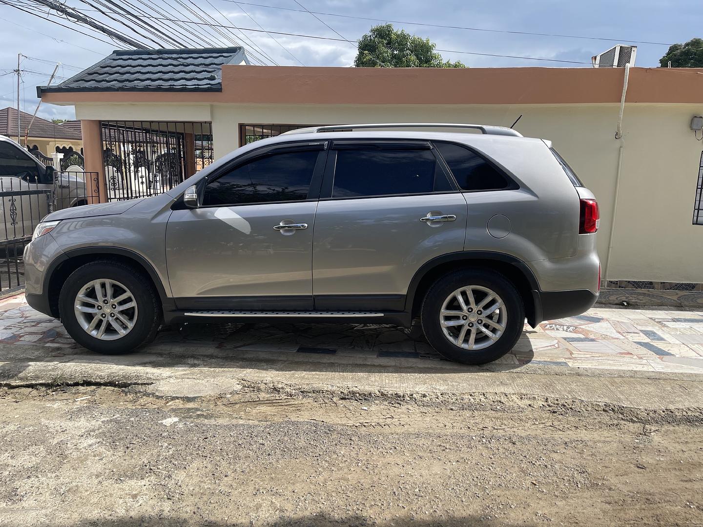 jeepetas y camionetas - Kia Sorento  1