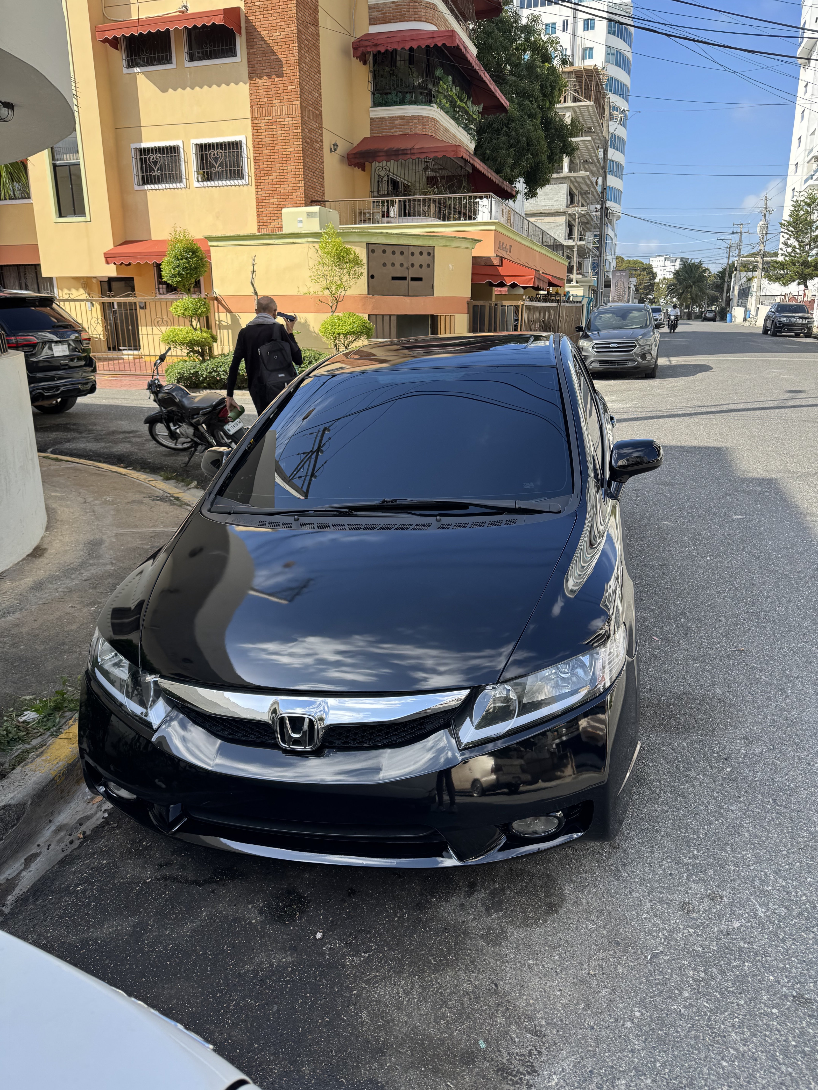 carros - Precio poco negociable. No dudes en contactarme para más detalles. 3