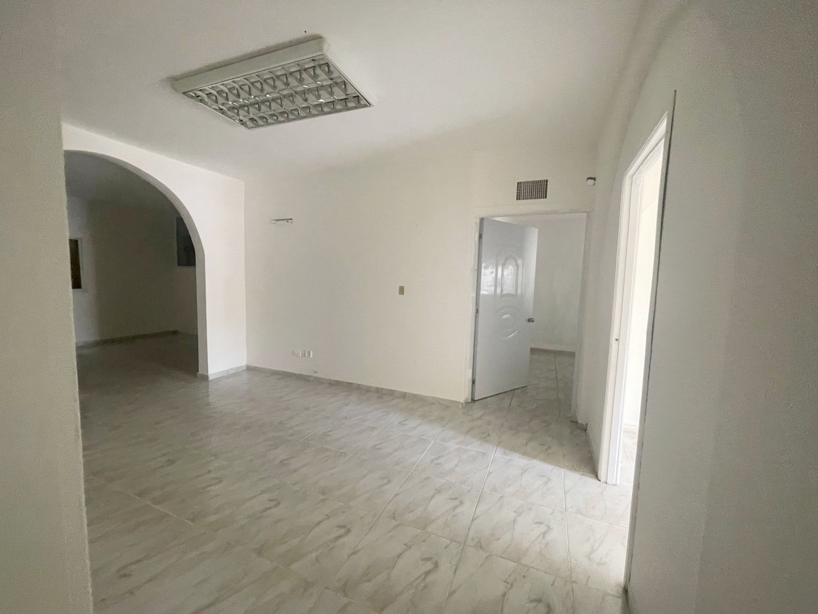 oficinas y locales comerciales - Local céntrico y comercial  7