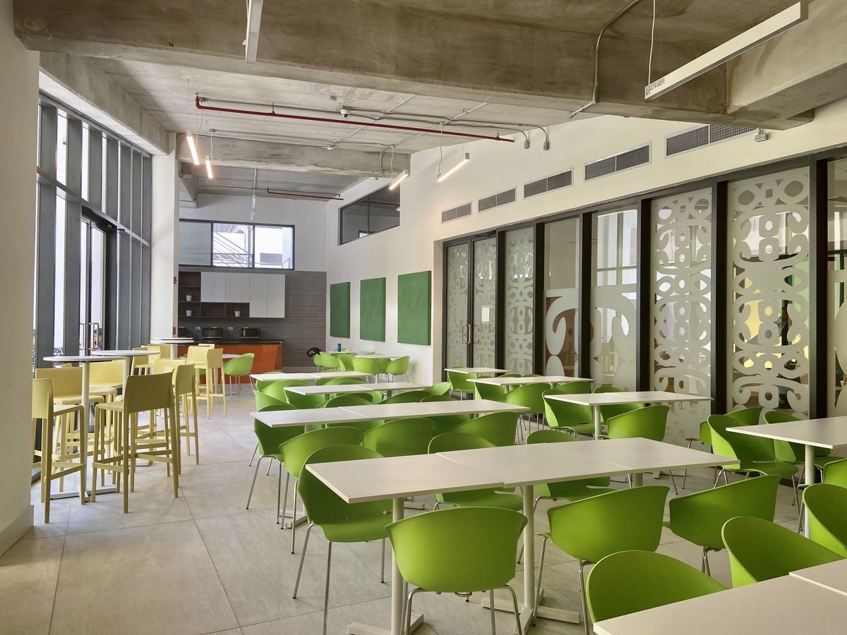 oficinas y locales comerciales - Piantini oficina en torre corporativa 72m2 2 parqueos  4