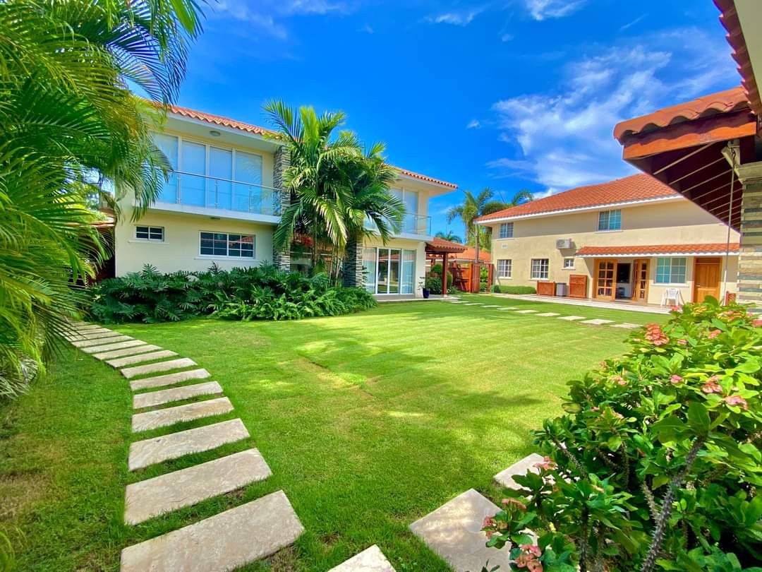 casas vacacionales y villas - SE VENDE  Lujosa Villa Familiar con una Villa de Huésped 1