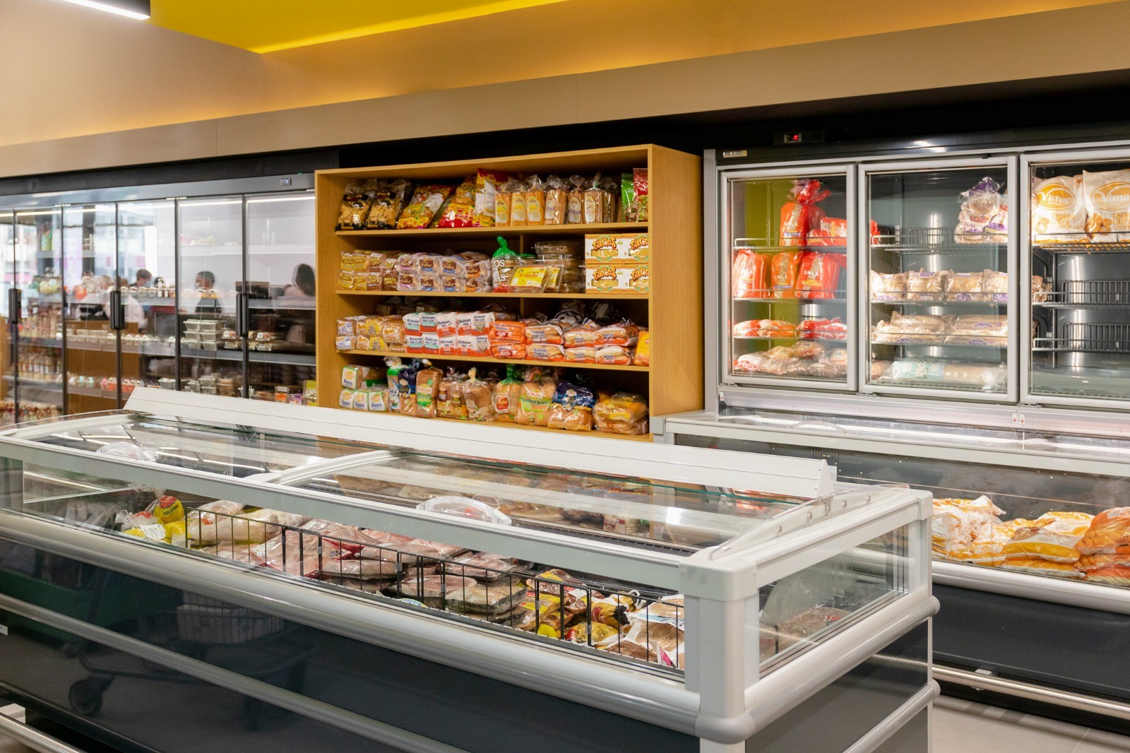 oficinas y locales comerciales - Local en Venta en Piantini para Supercado u oficina  9