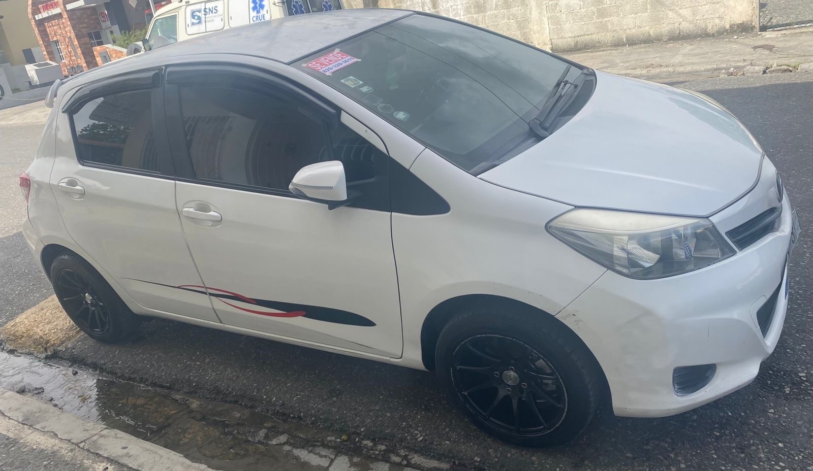 carros - 
ESTE VEHÍCULO ESTÁ BIEN CUIDADO Y NO CONSUME MUCHO COMBUSTIBLE 
 1