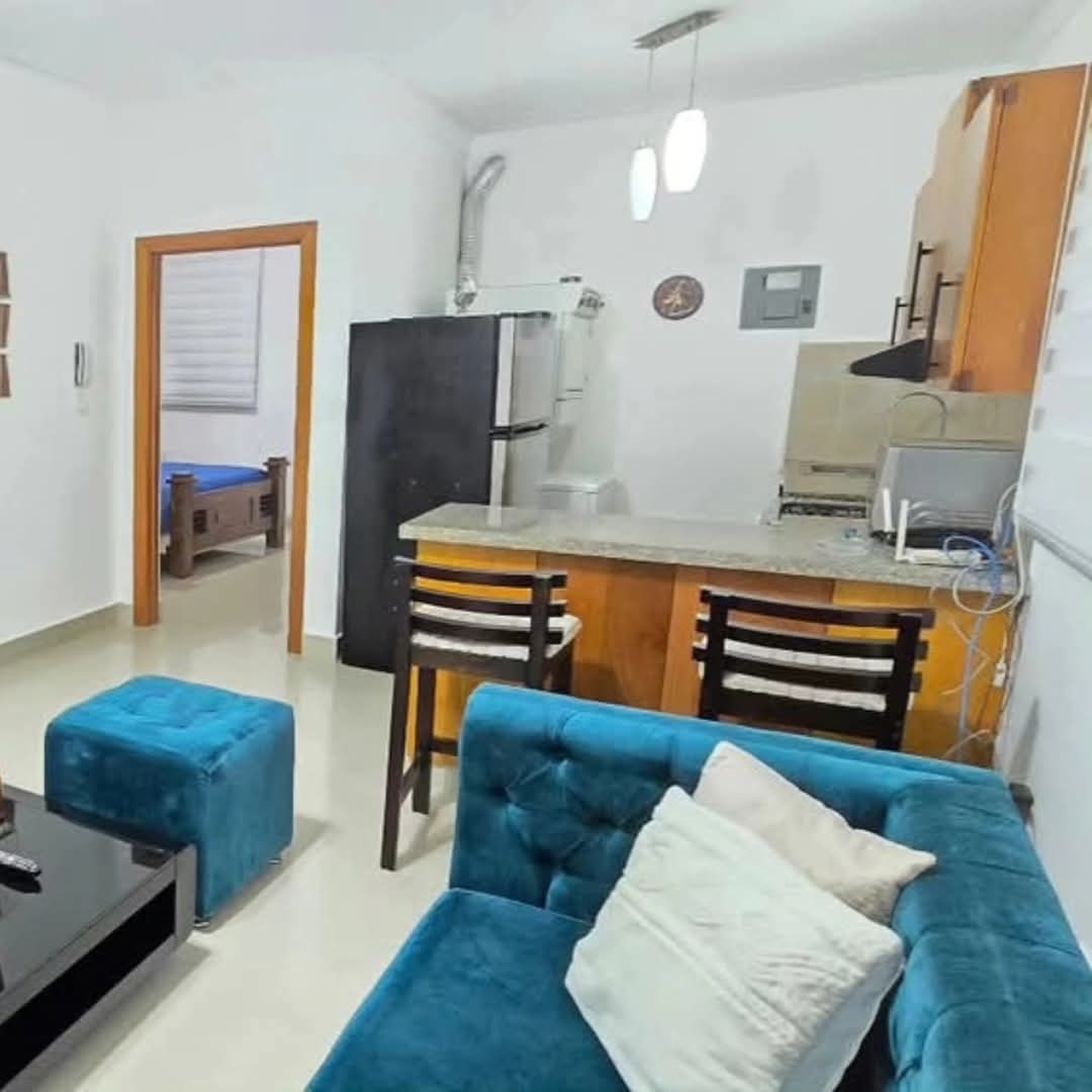 apartamentos - rento estudio amueblado la española atrás del banco Central  5
