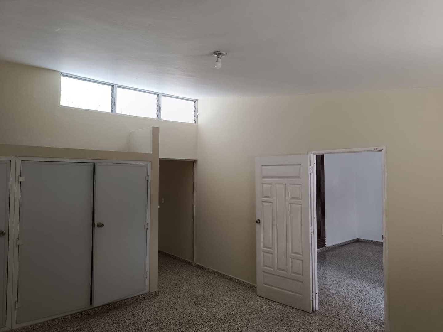 apartamentos - Se alquila apartamento para local comercial 2da 4