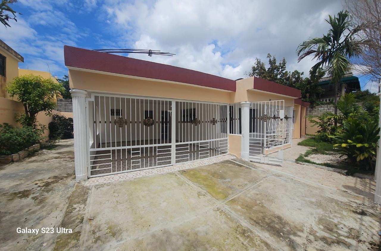 casas - venta de casa en la autopista de San isidro Brisa oriental con 352mts