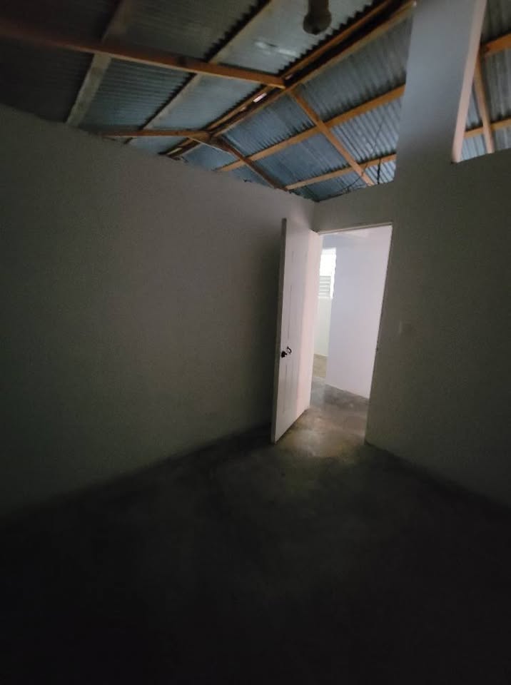 casas - Casa de 3 habitaciones y 1 baño, parte atrás. 8