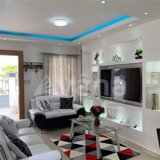 casas - Casa de venta de dos niveles en la zona sur de Santiago 7