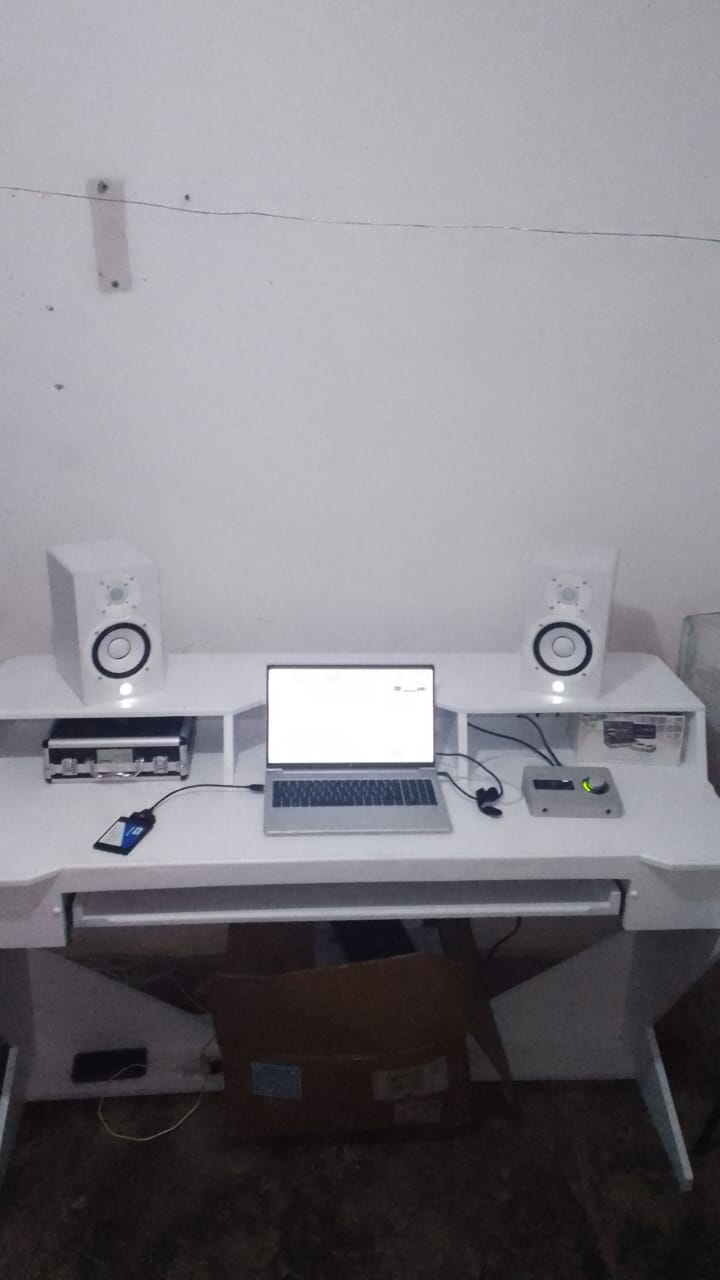 equipos profesionales - Mesa para studio de grabasion  6