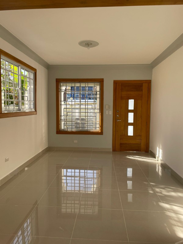 casas - Vendo bellisima casa con toda la madera en robles pisos en porcelanato español 8