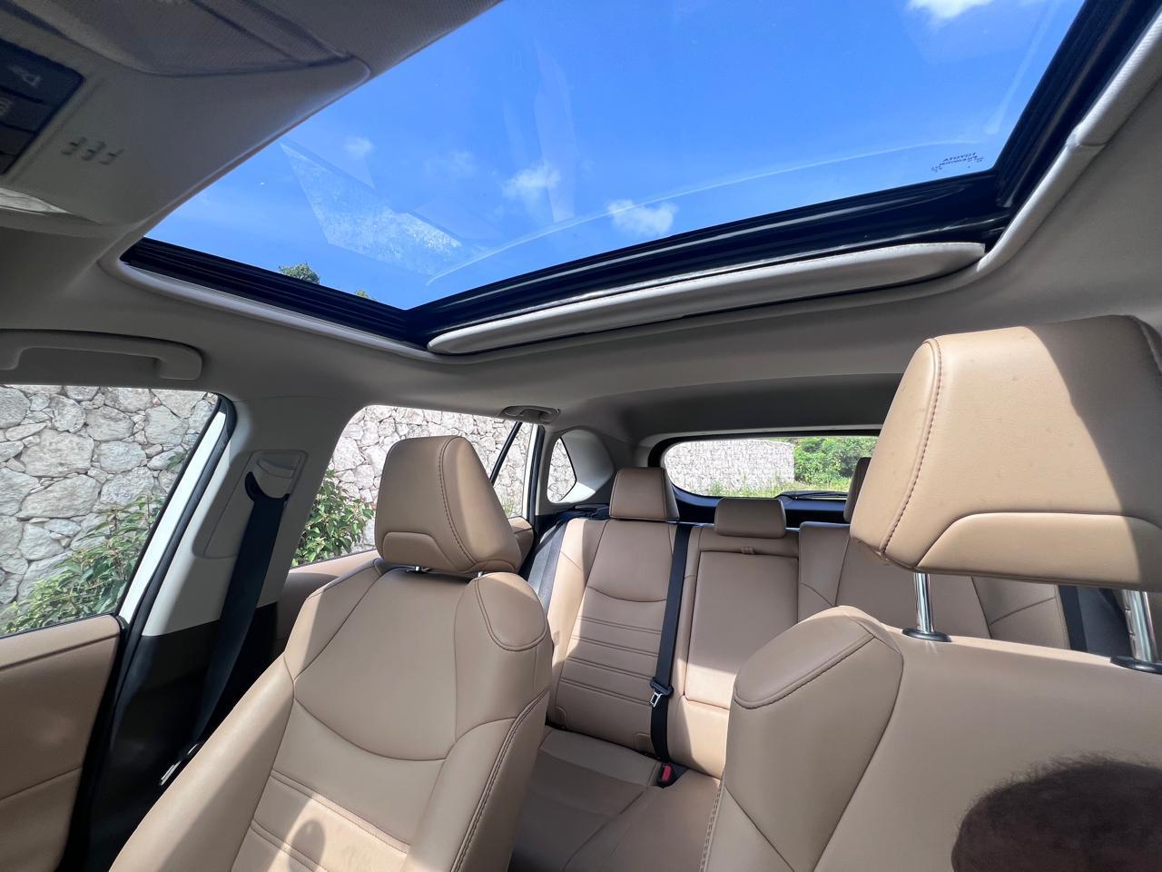jeepetas y camionetas - TOYOTA RAV4 XLE PREMIUM HYBRID 2022 – VERSIÓN AMER 5