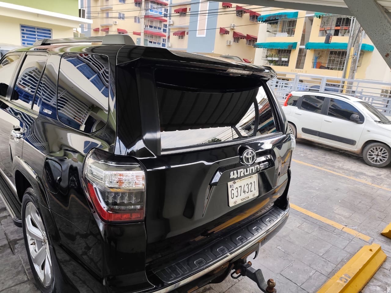 jeepetas y camionetas - Toyota runner sr5 2014 3