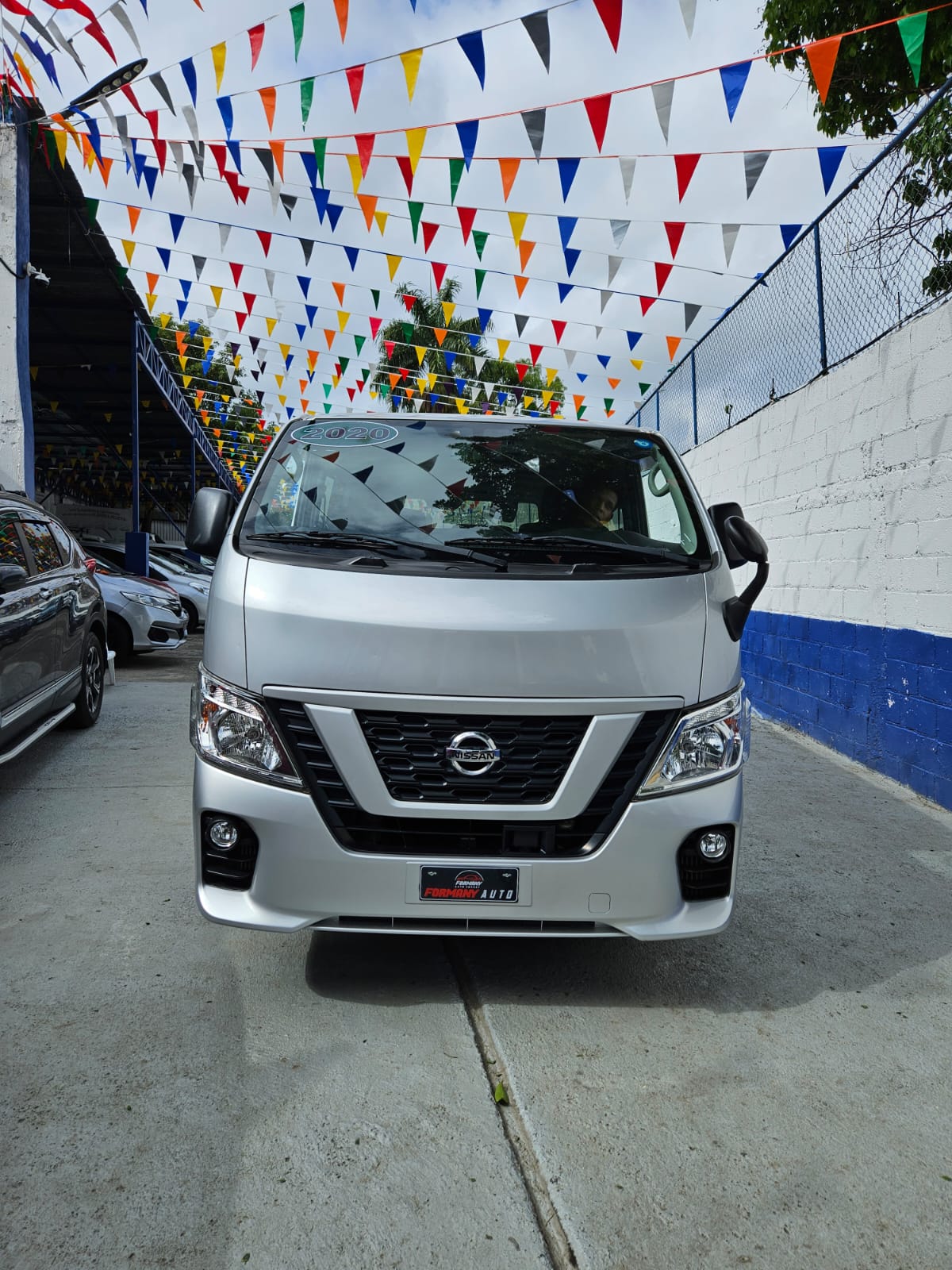 otros vehiculos - NISSAN NV350 CARAVAN  3