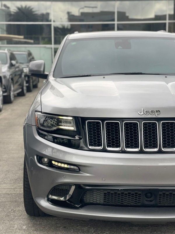 jeepetas y camionetas - Jeep grand cherokee srt 2015 7