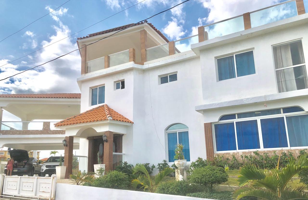 casas vacacionales y villas - FASCINANTE VILLA EN VENTA EN AZUA 1