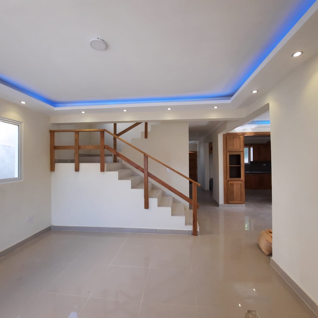 casas - Casa en la autopista de san Isidro prado oriental  6