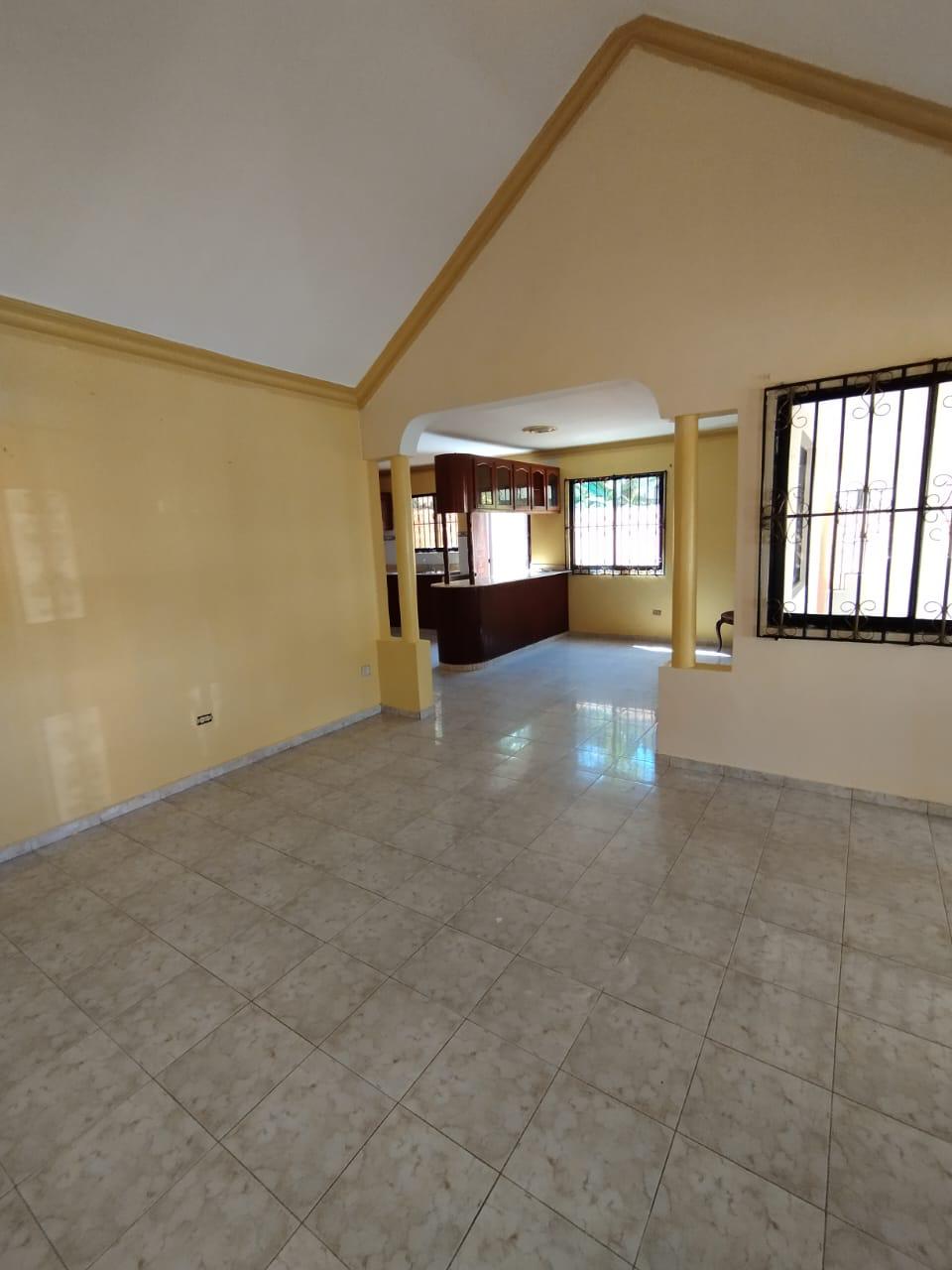 casas - Casa en venta o Alquiler en Sto.Dgo Este. Contactos en la 1ra foto y este medio. 4