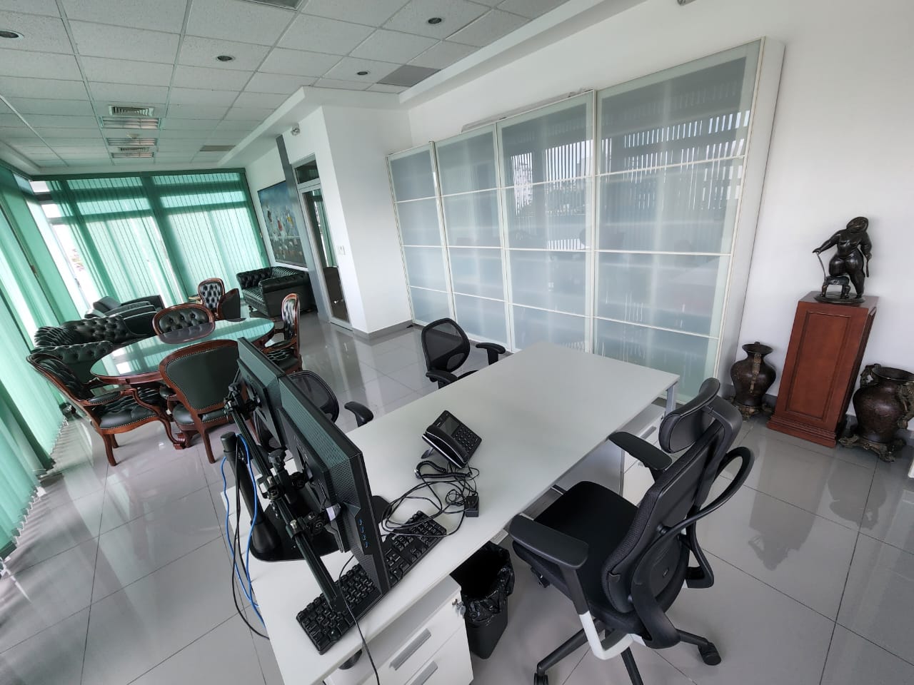 oficinas y locales comerciales - Edificio Corporativo en Venta para Inversionistas 0