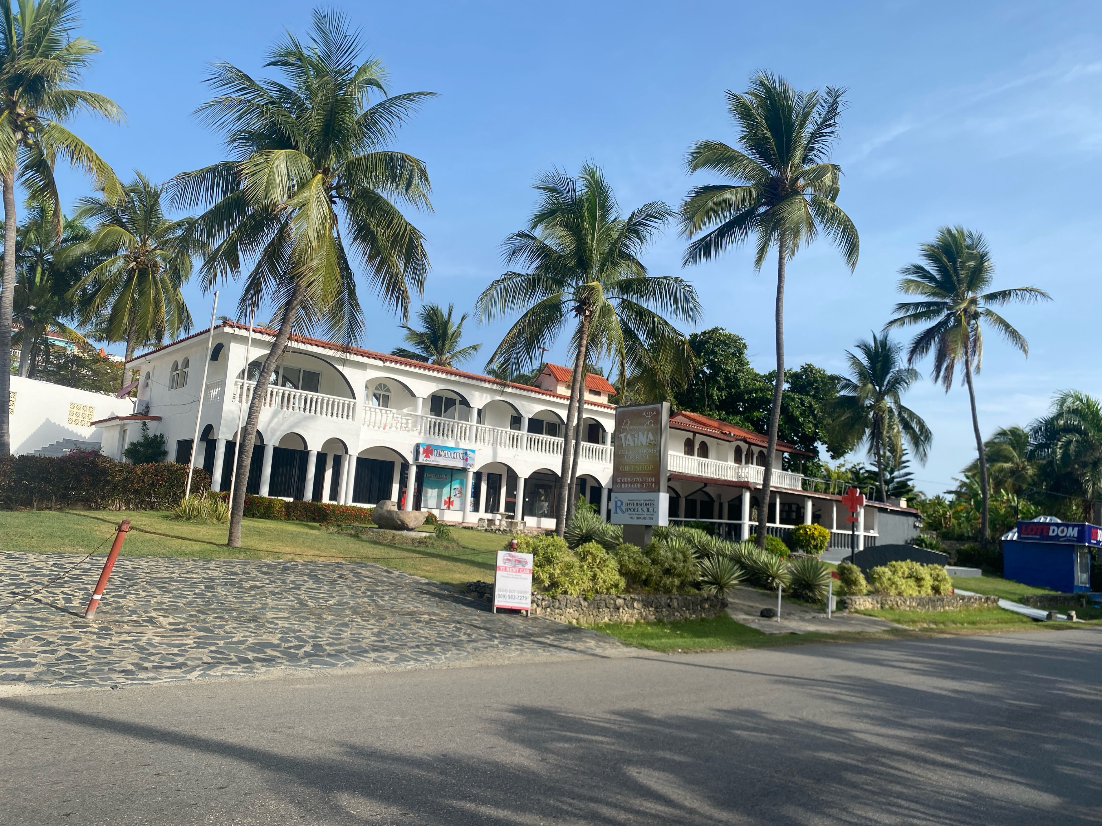 oficinas y locales comerciales - plaza comercial frente al mar  2