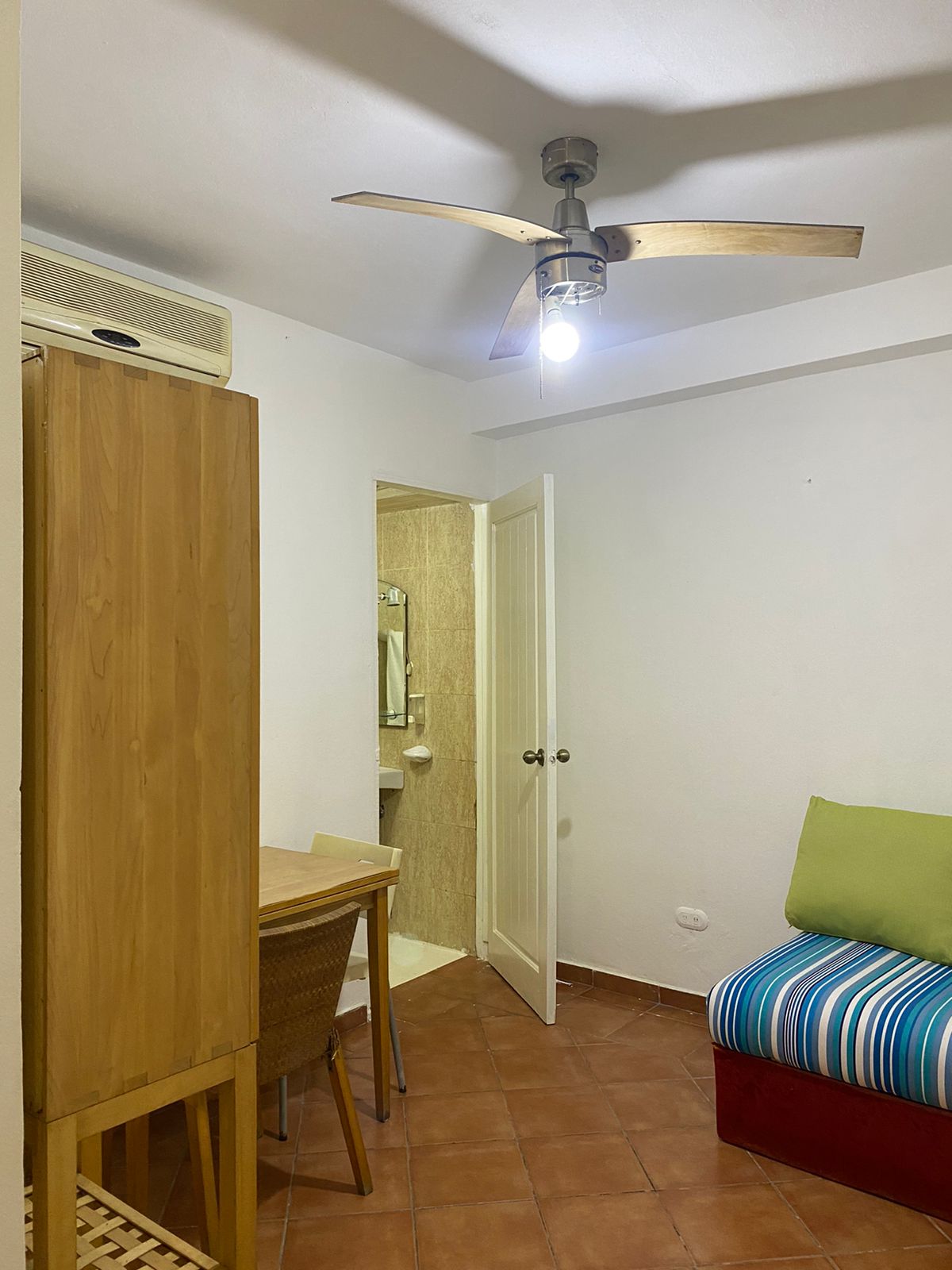 apartamentos - Alquiler Apartamento 1 Habitación, Zona Colonial 1