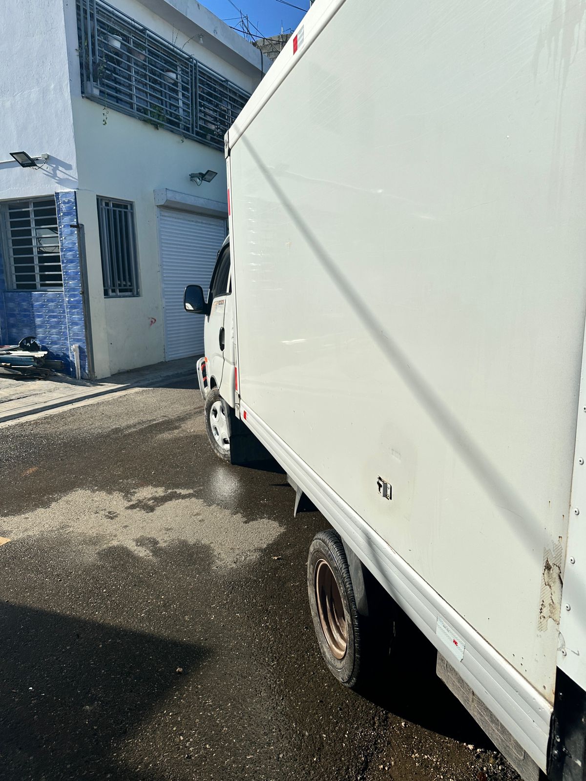 camiones y vehiculos pesados - se vende este camión kia bongo refrigerado. 5