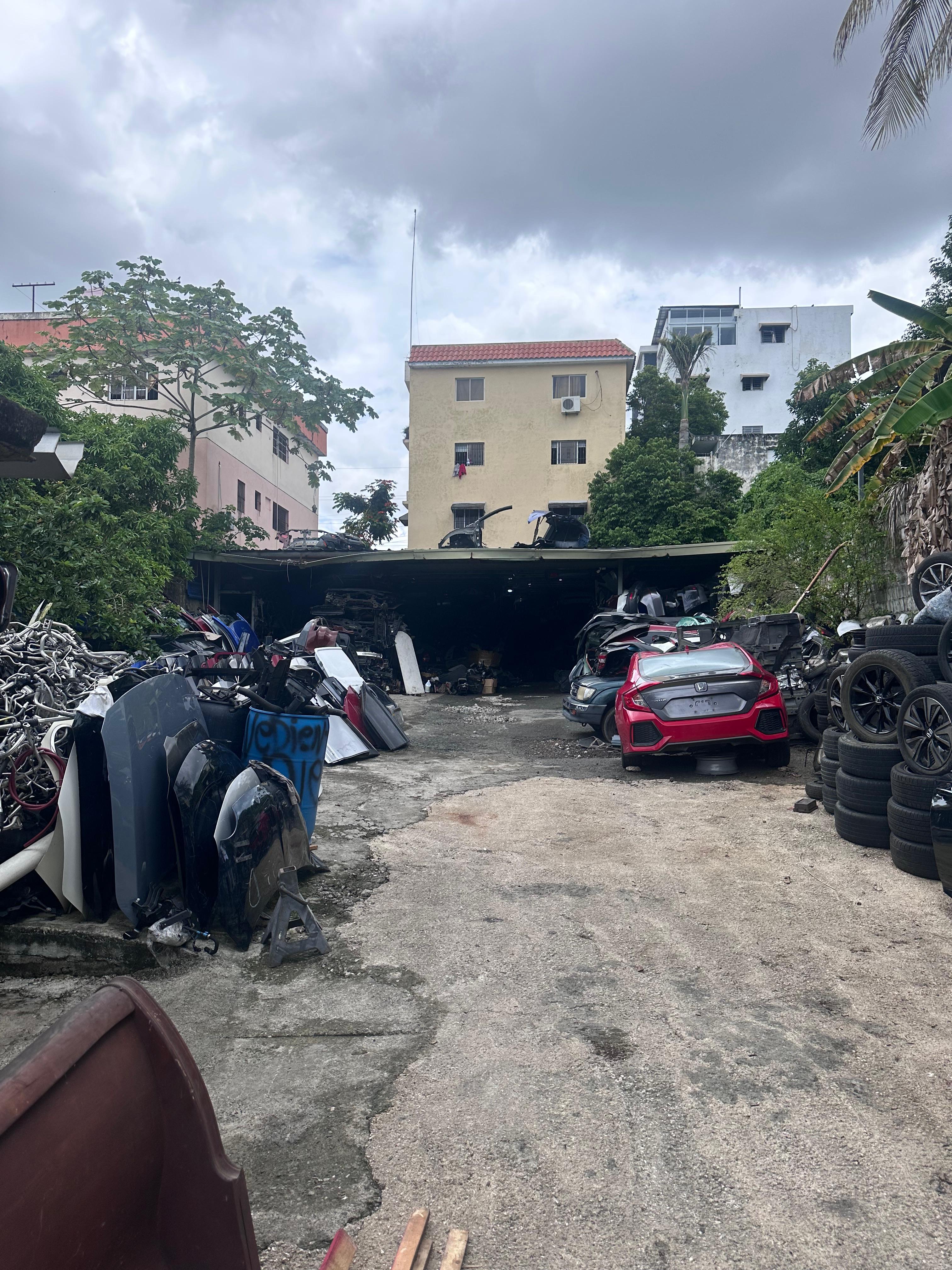 solares y terrenos - Solar con mejora en venta en Santo domingo este